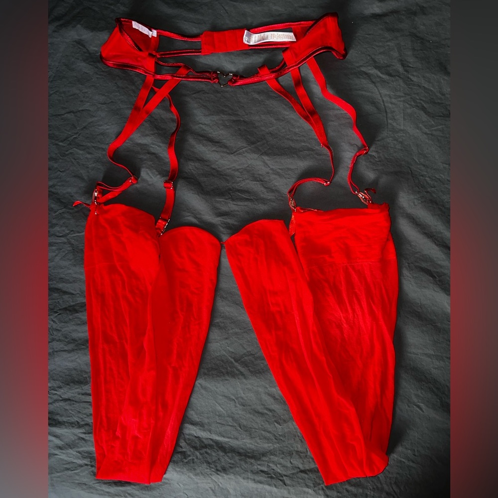 Savage X Fenty Locket Down Garter Belt & Stockings